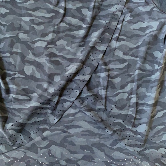 Lululemon Quick Pace Short Sleeve Camo - Picture 4 of 9